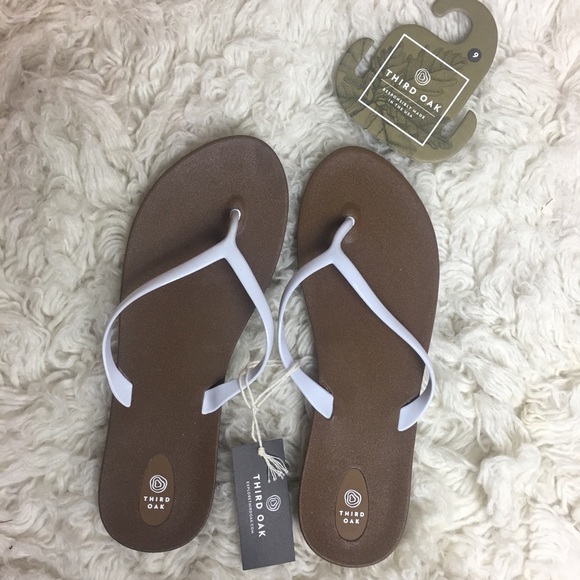 third oak flip flops